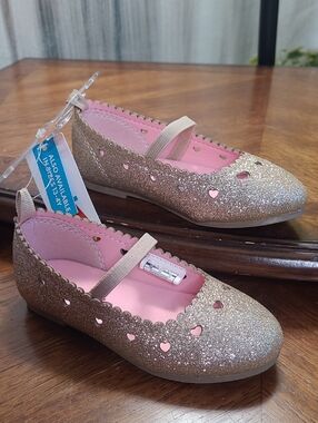 New with tags! Carter's Ellaria Girls 7 Glitter Gold Ballet Flats Dress Shoes